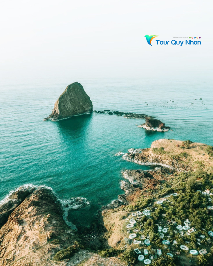 Đảo Hòn Yến nhìn từ xa